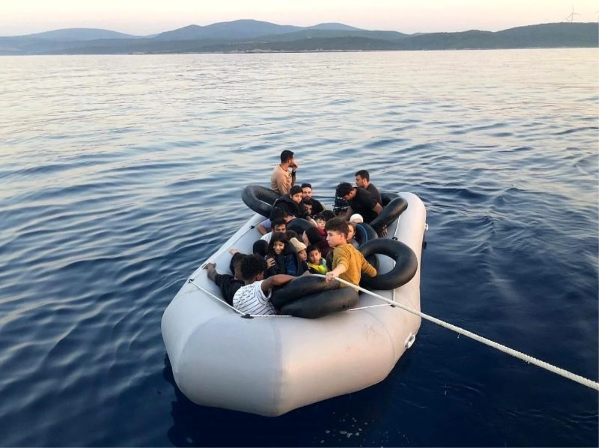 İzmir Açıklarında 104 Göçmen Karaya Çıkartıldı, 2 Şüpheli Yakalandı